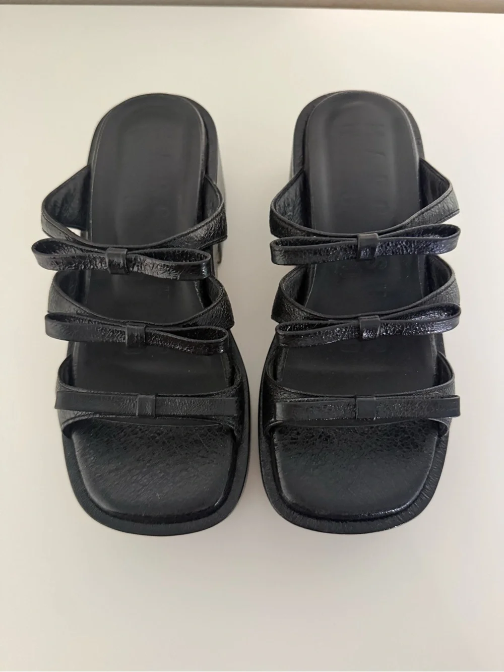 MARGESHERWOOD Black Ribbon Sandals